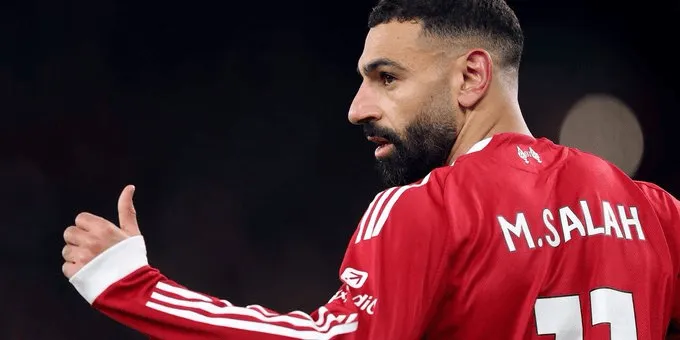 Many Believe Salah Deliberately Attacked Slot; Liverpool Players Not Surprised